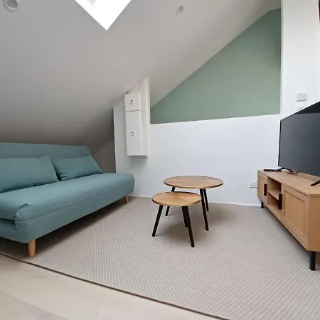 #seasons. 2' From Av Champagne. Design Cocoonig. New Apartment *