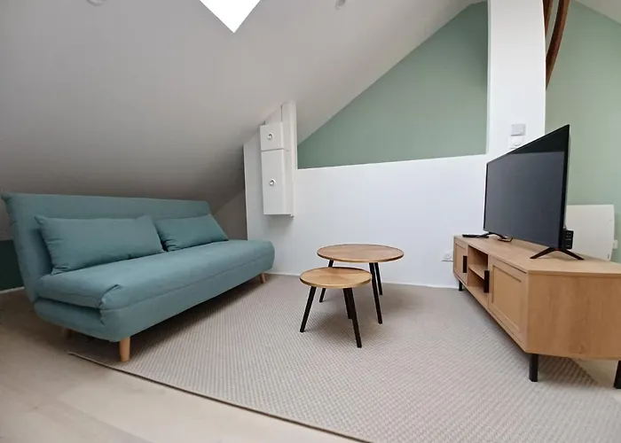 #seasons. 2' From Av Champagne. Design Cocoonig. New Apartment *